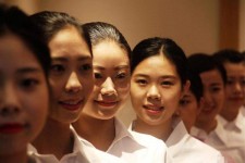 宣汉私人伴游招聘 度假区万元月薪招“泳装伴游”