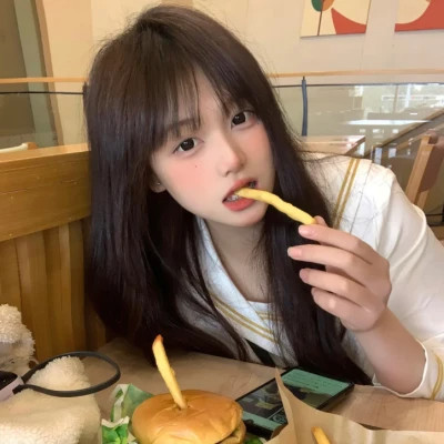 宣汉伴游女生李欣怡的资料