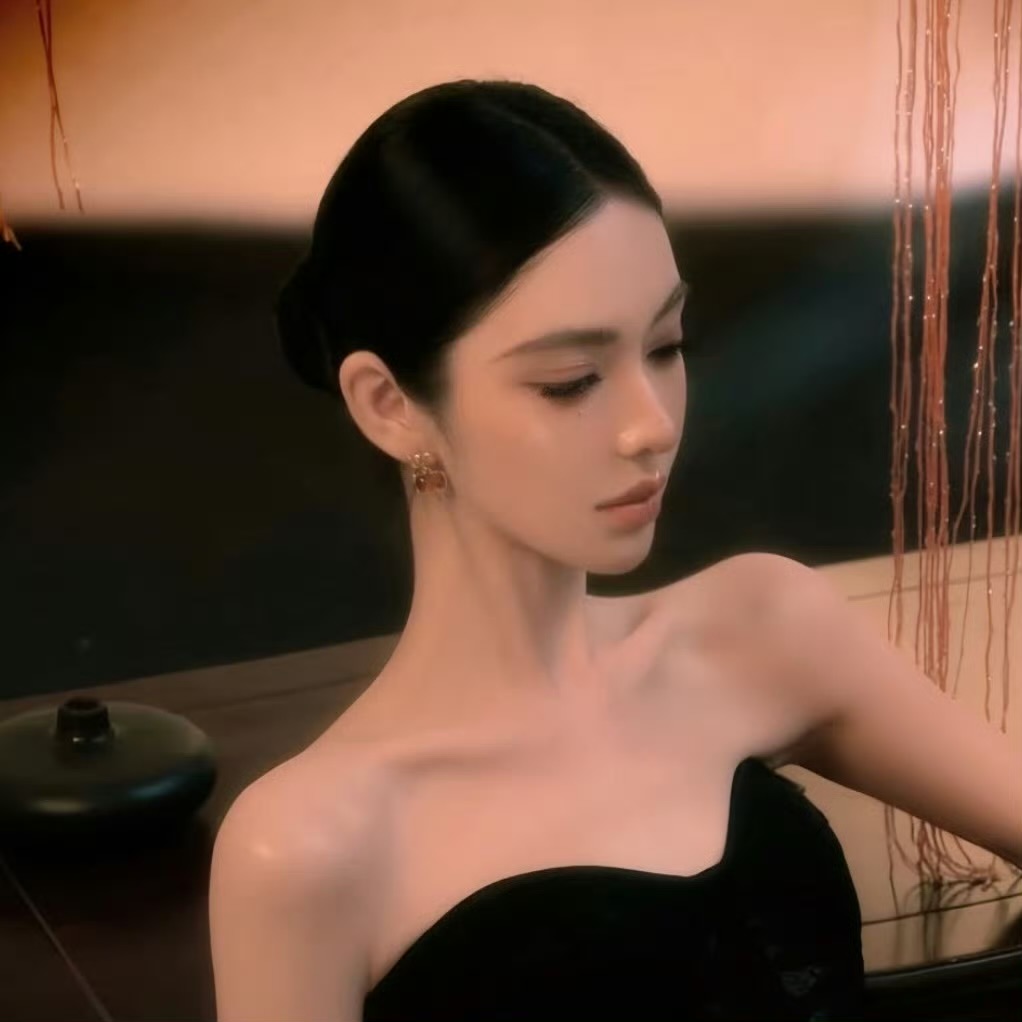 宣汉伴游女生 | Emily的资料